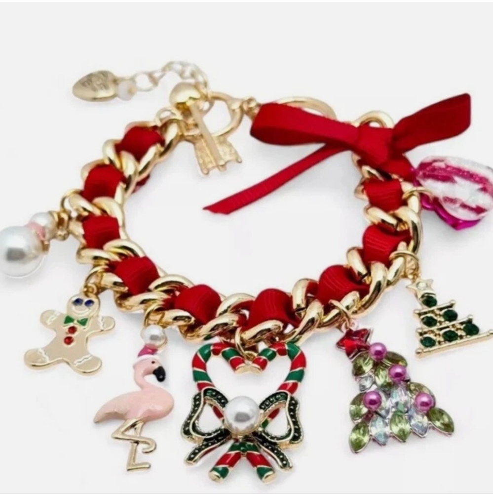 NWT Betsey Johnson Christmas Holiday Whimsy Charm Bracelet Gold Flamingo